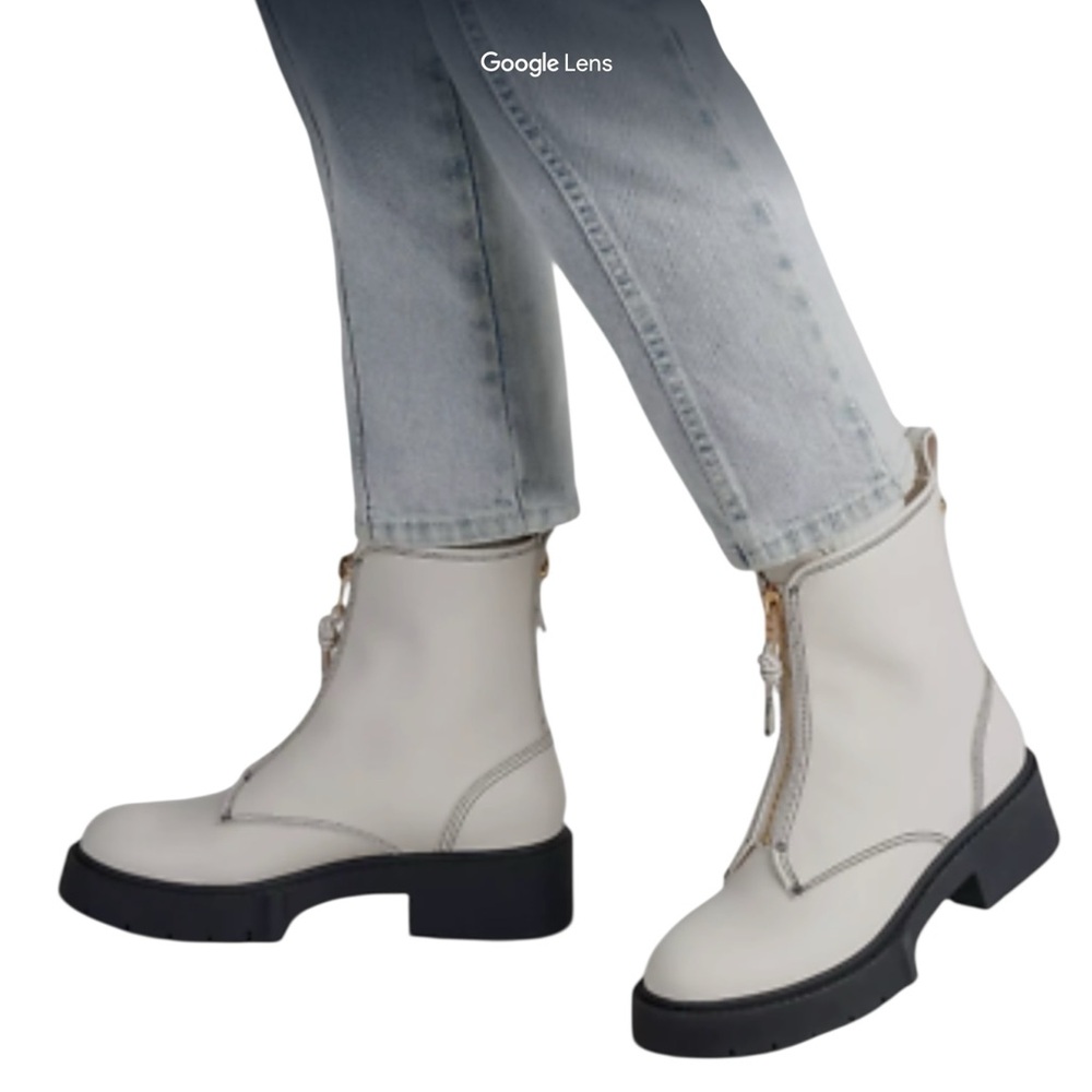 NWT Coach Liza Cream Ankle Boots with‎ Black Soles size 10B